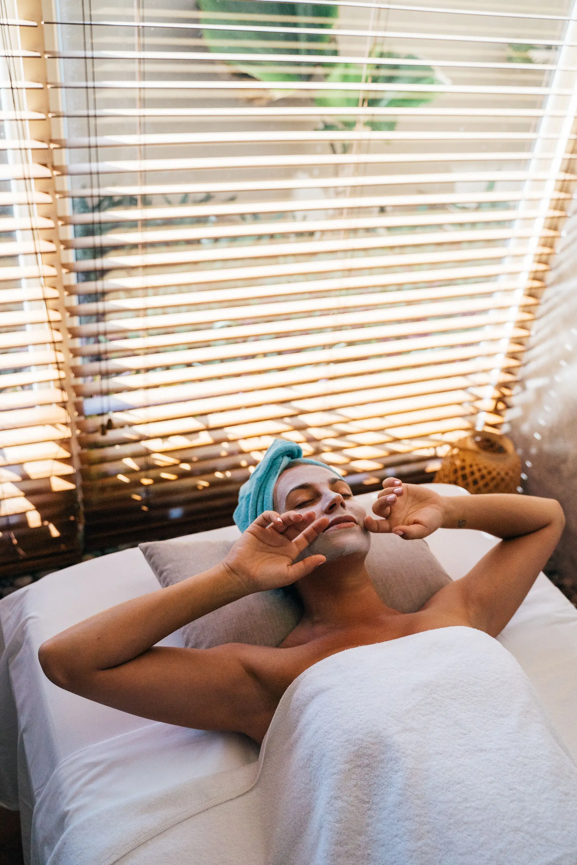 Relaxing facial treatment